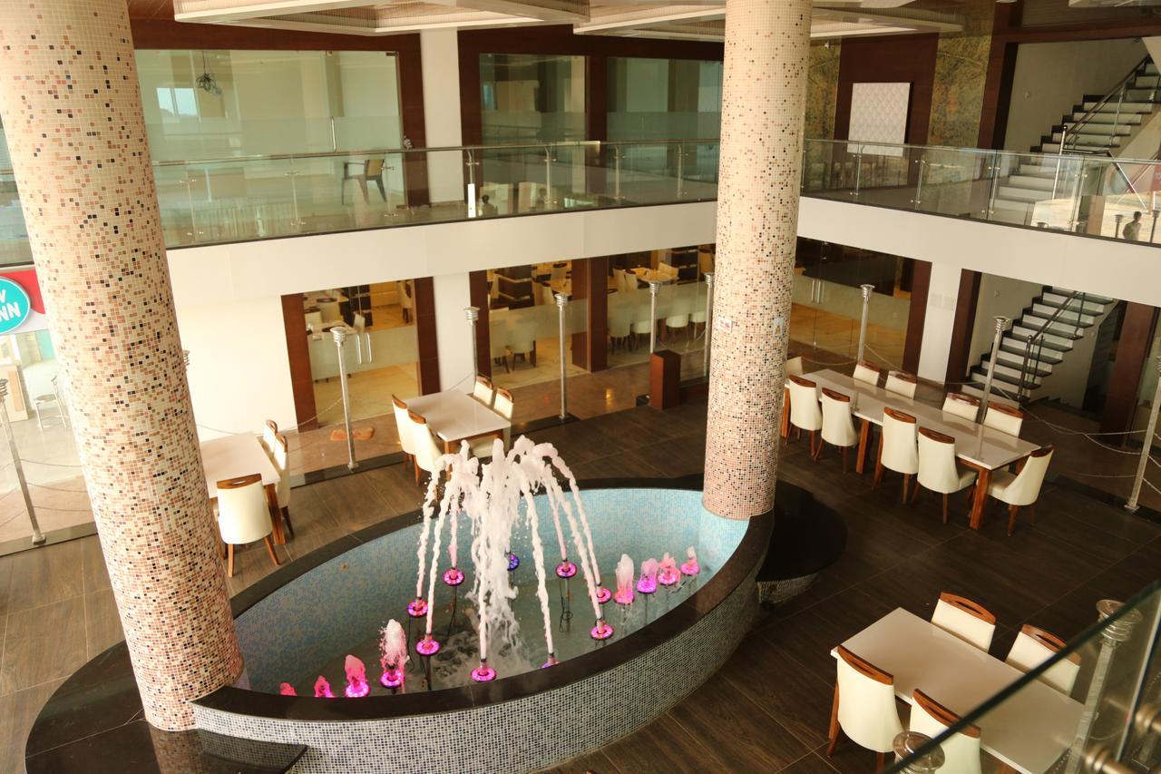 Hotel Lord Krishna Rohera エクステリア 写真